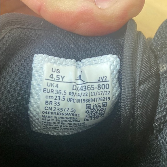 Nike Air Jordan Retro 1 Mid SE 'Flight Club 2 tone color '‎ youth 4.5 - Picture 6 of 7